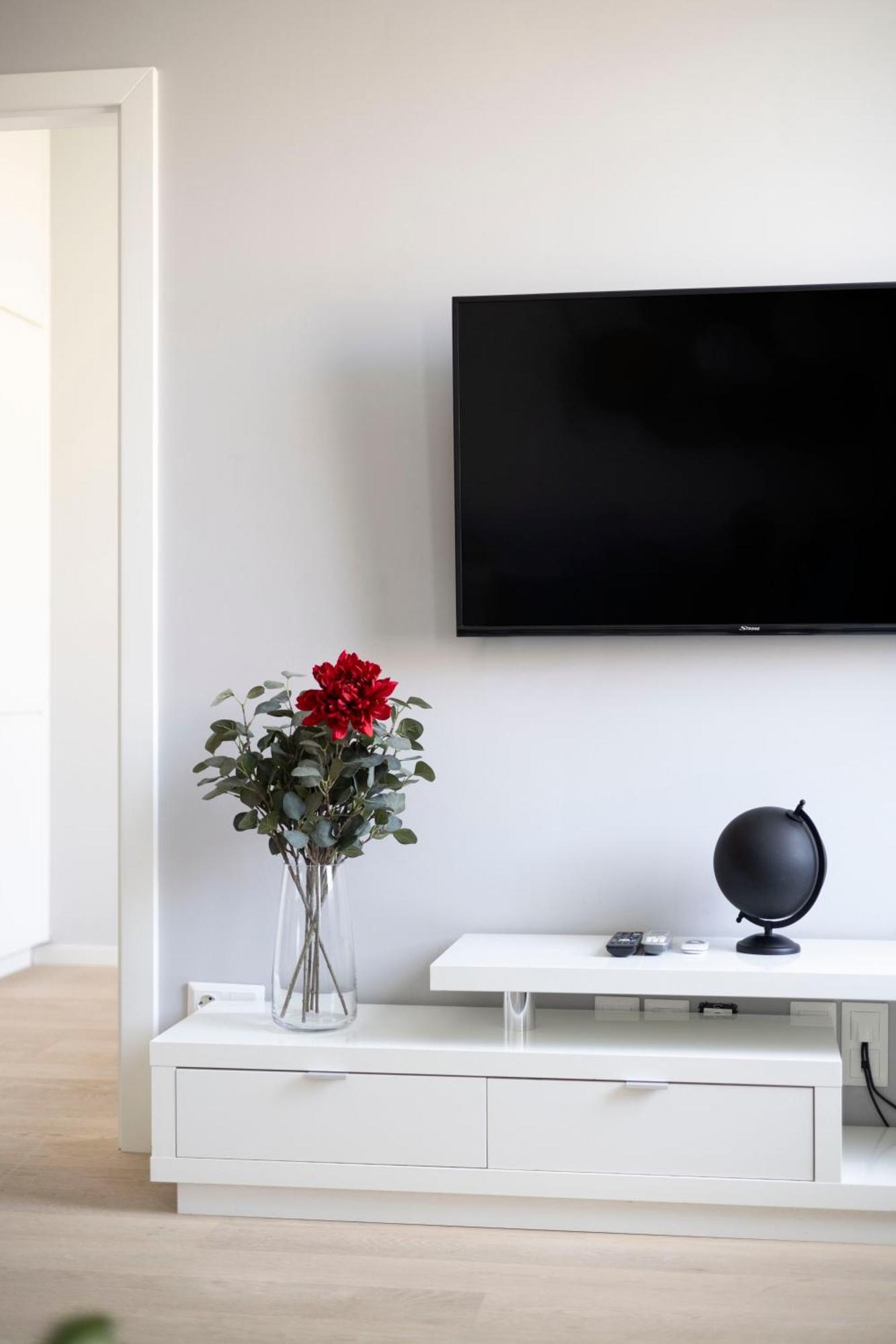 Stylish & Spacious Central Suite By Prestige Homes Budapeste Exterior foto