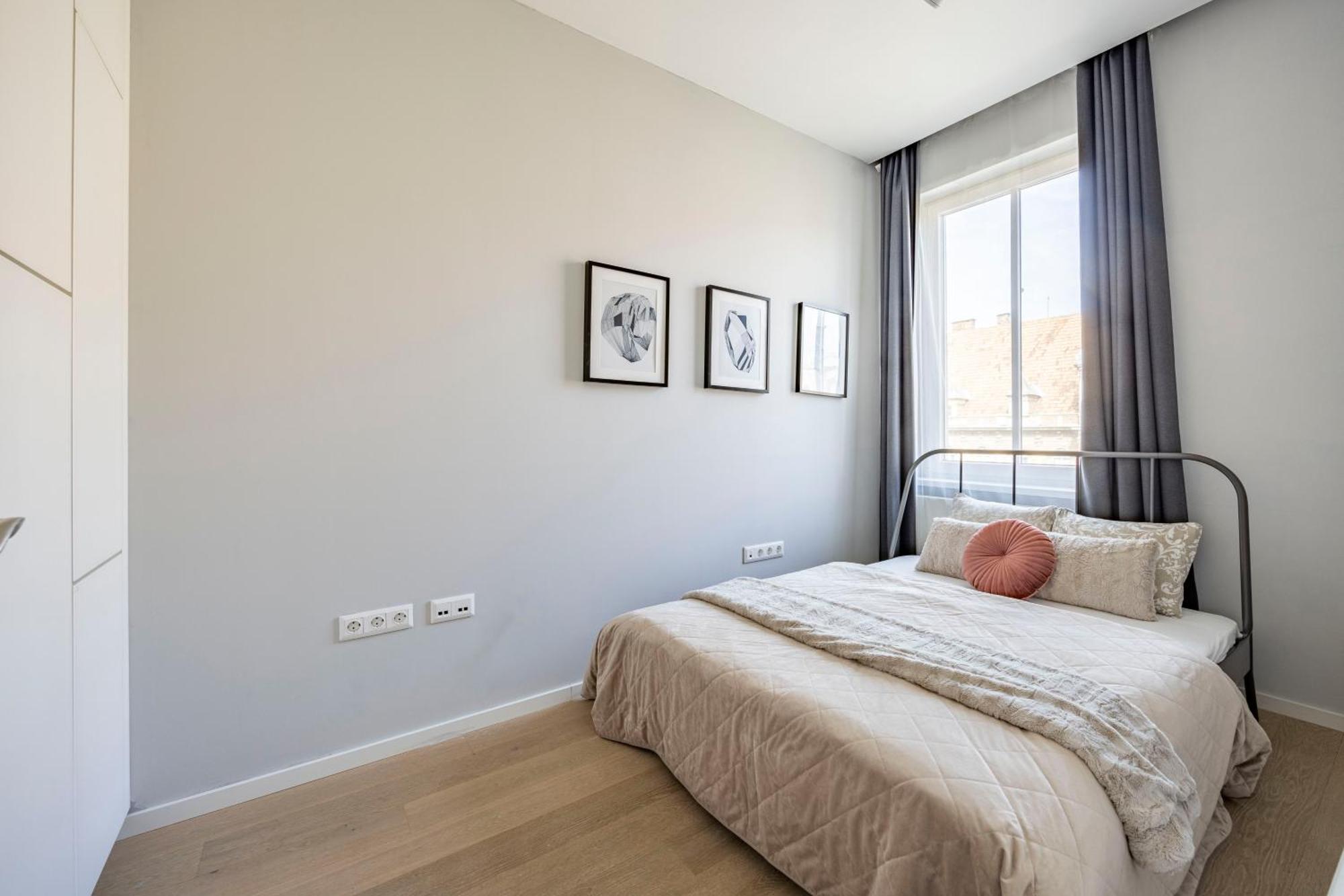 Stylish & Spacious Central Suite By Prestige Homes Budapeste Exterior foto