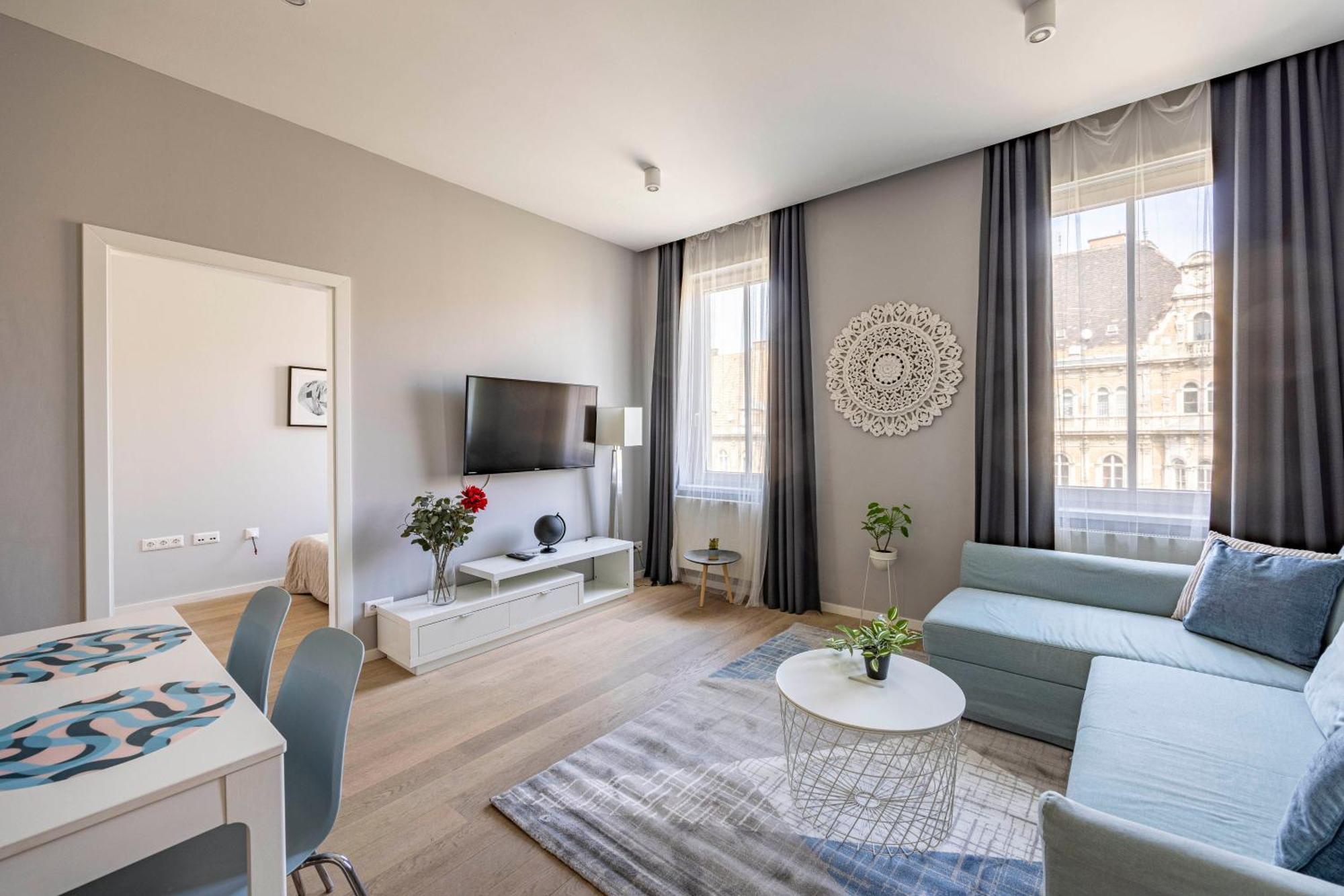 Stylish & Spacious Central Suite By Prestige Homes Budapeste Exterior foto