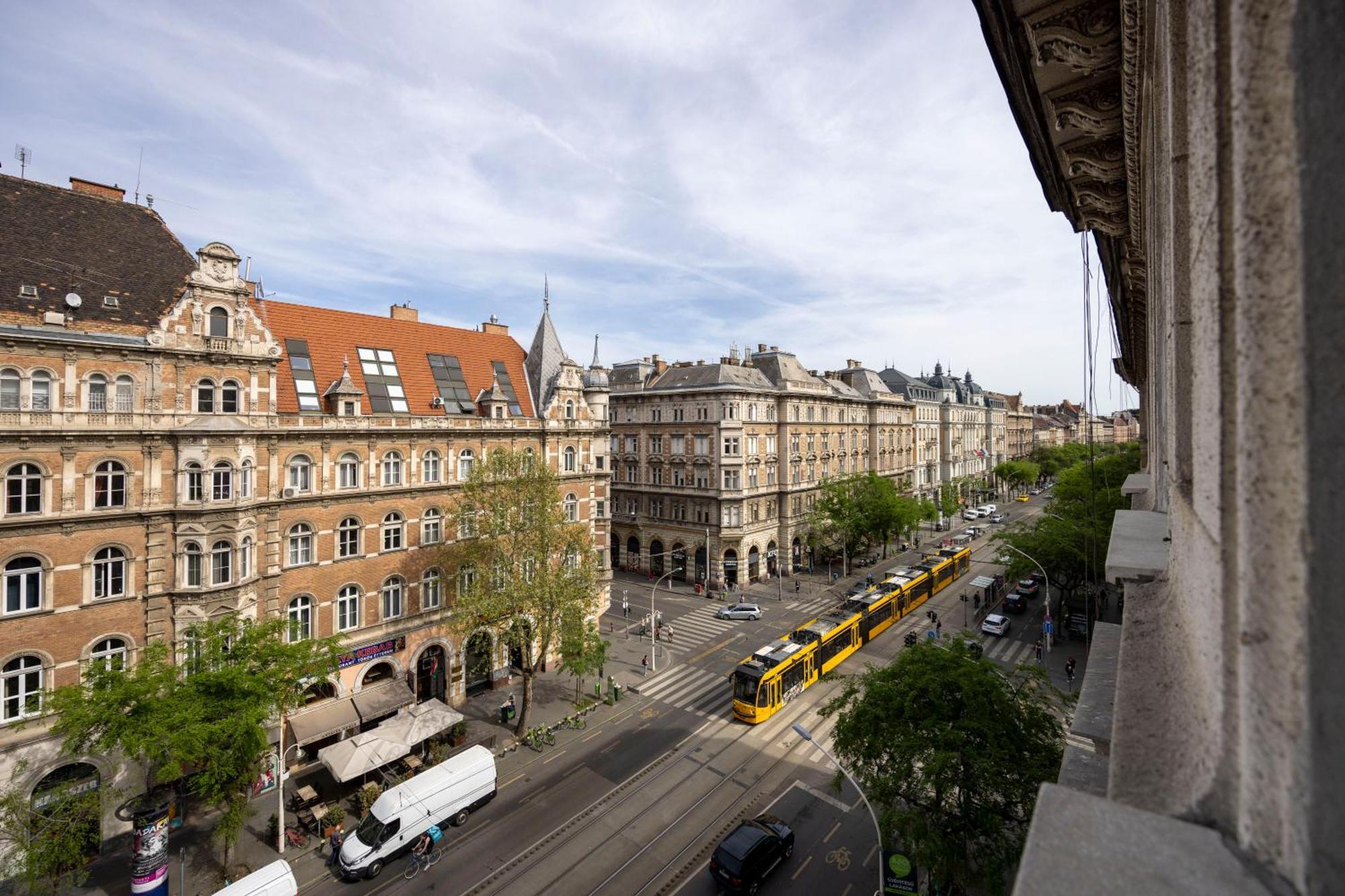 Stylish & Spacious Central Suite By Prestige Homes Budapeste Exterior foto